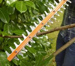 Black & Decker BLACK+DECKER BEHT251-QS Heggenschaar - 450W - 50cm - Gesnoerd 7 Black & Decker BLACK+DECKER BEHT251-QS Heggenschaar - 450W - 50cm - Gesnoerd -Gardena Verkoopwinkel 1200x1060