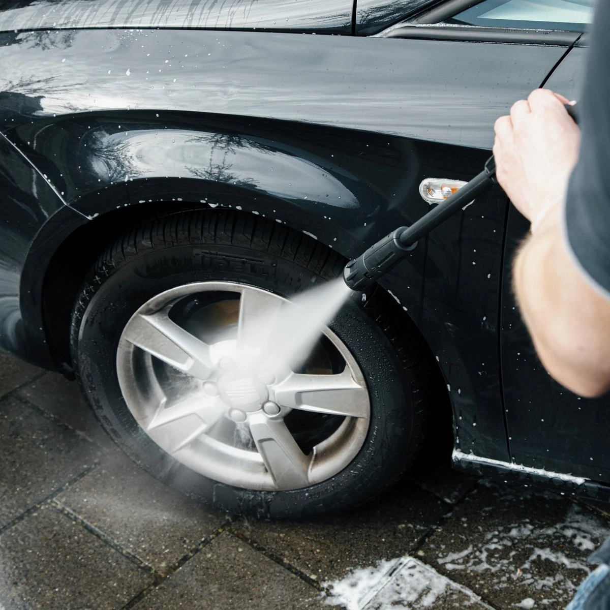 VONROC Hogedrukreiniger V18-2 1800W – 140 Bar – 420 L/h – Incl. 8m Slang, Geïntegreerde Reinigingsmiddelen Tank, Terrasreiniger, Spuitstukken En Accessoires 7 VONROC Hogedrukreiniger V18-2 1800W – 140 Bar – 420 L/h – Incl. 8m Slang, Geïntegreerde Reinigingsmiddelen Tank, Terrasreiniger, Spuitstukken En Accessoires - Afbeelding 7