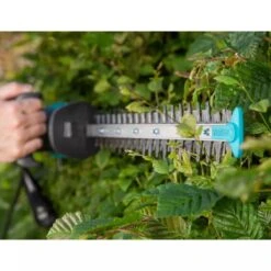 GARDENA - EasyCut 420/45 - Heggenschaar (gemotoriseerd) - Meslengte 45cm - Tandmes Opening 18mm 11 GARDENA - EasyCut 420/45 - Heggenschaar (gemotoriseerd) - Meslengte 45cm - Tandmes Opening 18mm -Gardena Verkoopwinkel 1200x1200 247