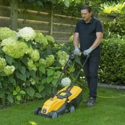 Powerplus POWXG6212T Elektrische Grasmaaier - Grasmachine Voor Kleine En Middelgrote Tuin - 1300W - Maaibreedte 320mm - Verstelbare Maaihoogte - 30L Opvangbak - Incl. Grastrimmer 250W -Gardena Verkoopwinkel 1200x1200 338