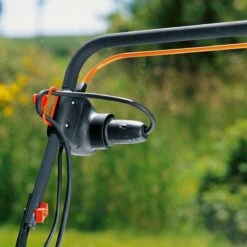 GARDENA EVC 1000 Verticuteermachine - Werkbreedte 30 Cm - Werkgebied 600m2 16 GARDENA EVC 1000 Verticuteermachine - Werkbreedte 30 Cm - Werkgebied 600m2 -Gardena Verkoopwinkel 1200x1200 343