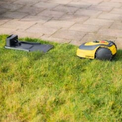 Powerplus POWXG6305 Robotmaaier - 18V - Voor Gazons Tot Ca. 500m² - Maaibreedte 180mm - Incl. Laadstation En Accessoires -Gardena Verkoopwinkel 1200x1200 400