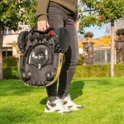 Powerplus POWXG6305 Robotmaaier - 18V - Voor Gazons Tot Ca. 500m² - Maaibreedte 180mm - Incl. Laadstation En Accessoires -Gardena Verkoopwinkel 1200x1200 401