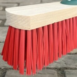 MAUS Classic Bezem Buiten 60cm - Harde PVC Straatbezem Van Hout Met Steel - Made In EU -zeer Robuust -Gardena Verkoopwinkel 1200x1200 539