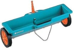 GARDENA Combisysteem Strooiwagen - 40 Cm Strooibreedte - Inhoud 3 Liter - Geschikt Voor 100m² -Gardena Verkoopwinkel 1200x789 3