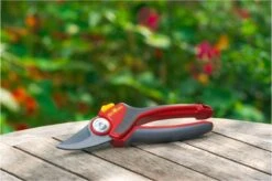 WOLF-Garten Snoeischaar "Premium Plus" RR 4000 - Max. Knipdiameter 22 Mm - Links- En Rechtshandige - Softinleg Handgreep - Snijhoek 30° - Voor Grote Handen - Vervangbare Messen 20 WOLF-Garten Snoeischaar "Premium Plus" RR 4000 - Max. Knipdiameter 22 Mm - Links- En Rechtshandige - Softinleg Handgreep - Snijhoek 30° - Voor Grote Handen - Vervangbare Messen -Gardena Verkoopwinkel 1200x798 8