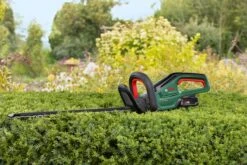 Bosch UniversalHedgeCut 18-55 Heggenschaar - Zonder 18V Accu En Oplader 18 Bosch UniversalHedgeCut 18-55 Heggenschaar - Zonder 18V Accu En Oplader -Gardena Verkoopwinkel 1200x800 162