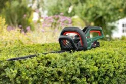 Bosch UniversalHedgeCut 18-50 Heggenschaar - Met 18 V Accu En Lader -Gardena Verkoopwinkel 1200x800 179