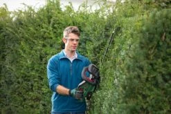 Bosch UniversalHedgeCut 18-50 Heggenschaar - Met 18 V Accu En Lader -Gardena Verkoopwinkel 1200x800 181