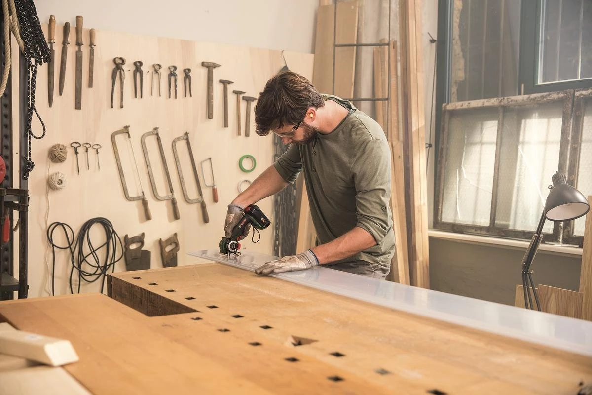 Bosch AdvancedCut 18 Microkettingzaag - Met 1 X 18 V Accu En Lader 7 Bosch AdvancedCut 18 Microkettingzaag - Met 1 X 18 V Accu En Lader - Afbeelding 7