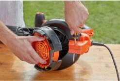 Black & Decker BLACK+DECKER BEBLV300SB-QS Bladblazer - 404 Km/u - 3000W - Zuig-/blaasfunctie - Gesnoerd -Gardena Verkoopwinkel 1200x808