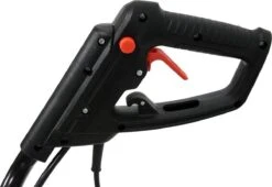 Profeco Tuinfrees Elektrisch 1050W - Grondfrees Verrijdbaar - Werkbreedte: 360mm 7 Profeco Tuinfrees Elektrisch 1050W - Grondfrees Verrijdbaar - Werkbreedte: 360mm -Gardena Verkoopwinkel 1200x826 5