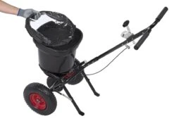 Kreator KRTGR9005 Strooiwagen - 300 Tot 370 Cm Strooibreedte - 23 Liter 15 Kreator KRTGR9005 Strooiwagen - 300 Tot 370 Cm Strooibreedte - 23 Liter -Gardena Verkoopwinkel 1200x835