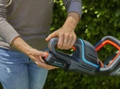 GARDENA - ComfortCut 50/18V-P4A Ready-To-Use Set - Heggenschaar -Gardena Verkoopwinkel 1200x885