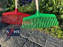 Synx Tools Gazonhark Bladhark 23 Tanden Hark - Harken - Grashark- Gazon - Kunststof Blauw/groen -Met Steel 120cm 7 Synx Tools Gazonhark Bladhark 23 Tanden Hark - Harken - Grashark- Gazon - Kunststof Blauw/groen -Met Steel 120cm -Gardena Verkoopwinkel 1200x899 12