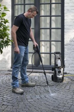 Powerplus POWXG90405 Hogedrukreiniger - 1400W - Max. 110 Bar - 390 L/h - Incl. 5m Slang En Accessoires - Excl. Terrasreiniger - Reiniger Voor Auto, Fiets En Meubelen -Gardena Verkoopwinkel 800x1200 22