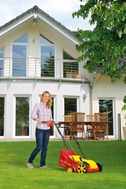 WOLF-Garten Elektrische Verticuteermachine VA 303 E - Werkbreedte 30 Cm - Opvangzak 35 L - 1300 W Motor - Moshark - Verticuteren - Opvangen -Gardena Verkoopwinkel 801x1200 4